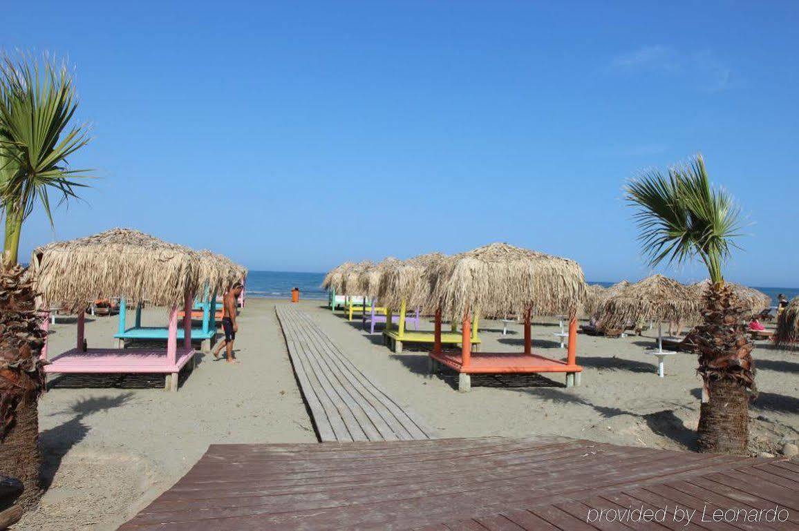 Hotel Best Western Plus Larco Larnaka Exterior foto