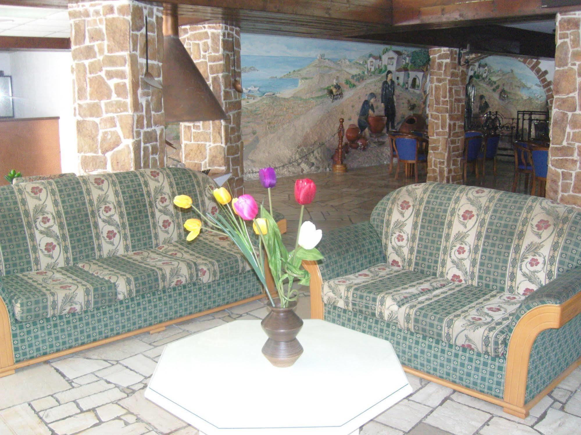 Hotel Best Western Plus Larco Larnaka Exterior foto