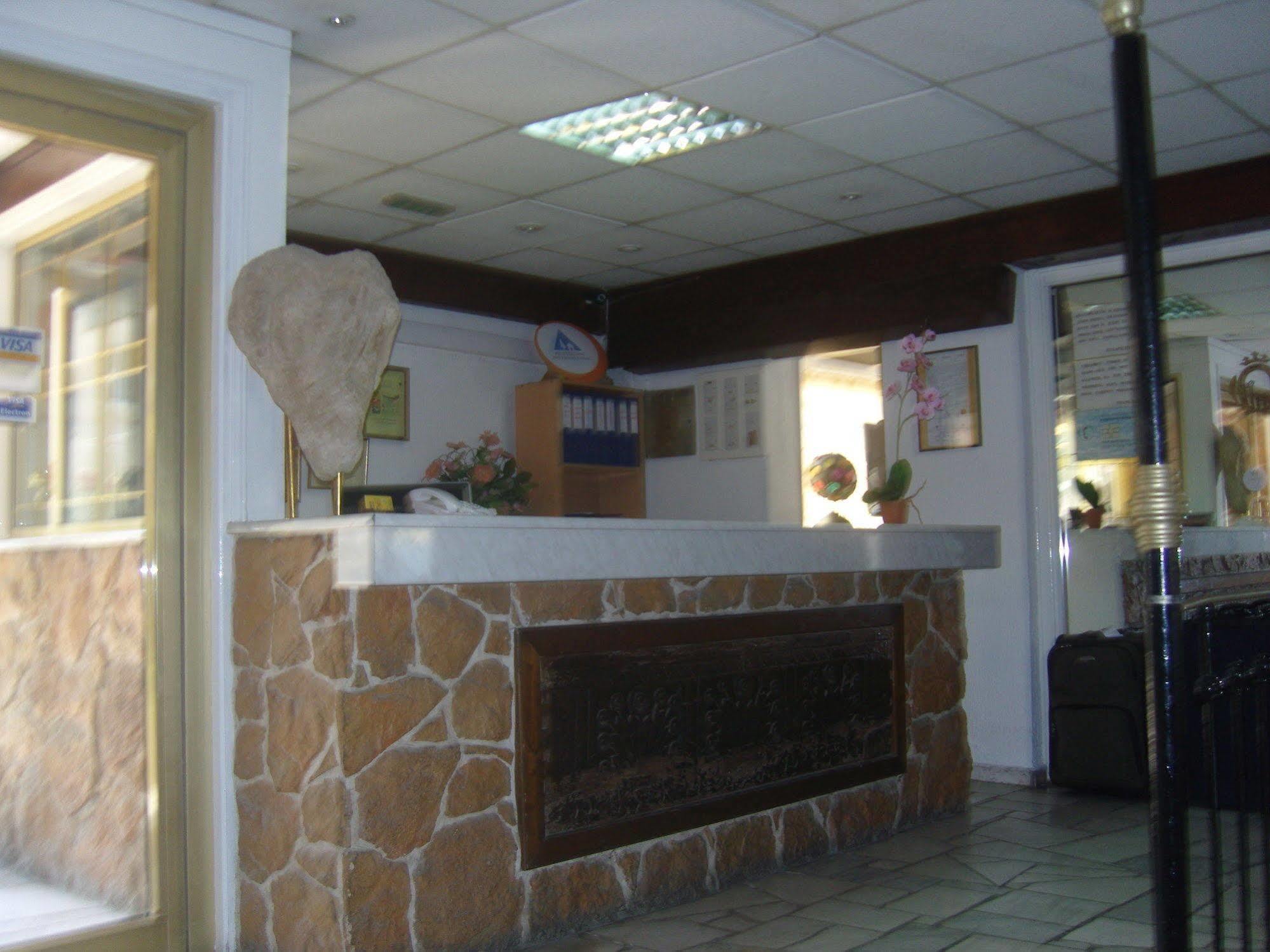 Hotel Best Western Plus Larco Larnaka Exterior foto